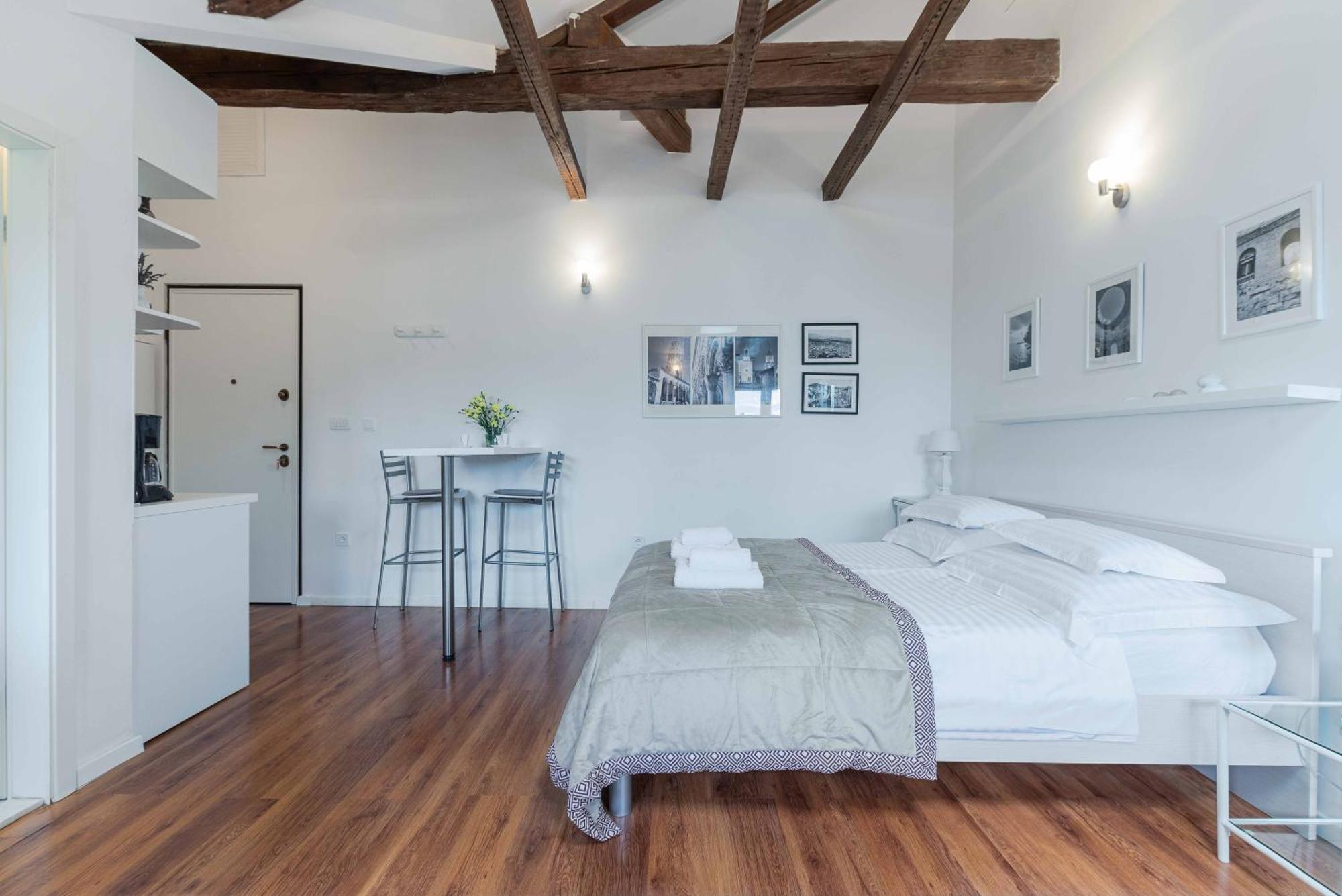 Apartament The Charm *